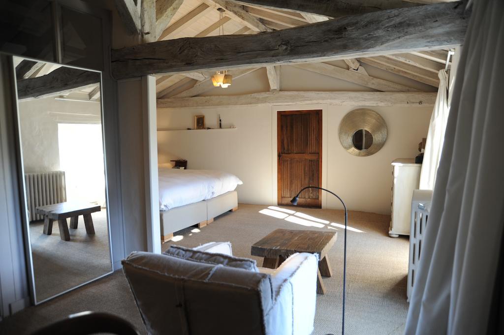 Chateau De Lerse Acomodação com café da manhã Perignac  Quarto foto