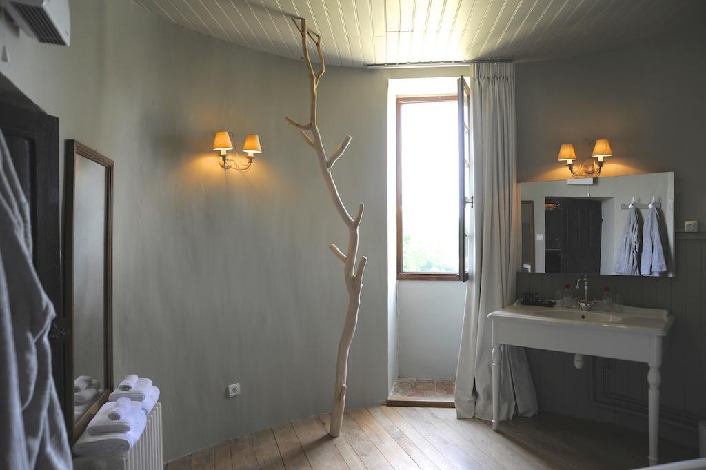 Chateau De Lerse Acomodação com café da manhã Perignac  Quarto foto