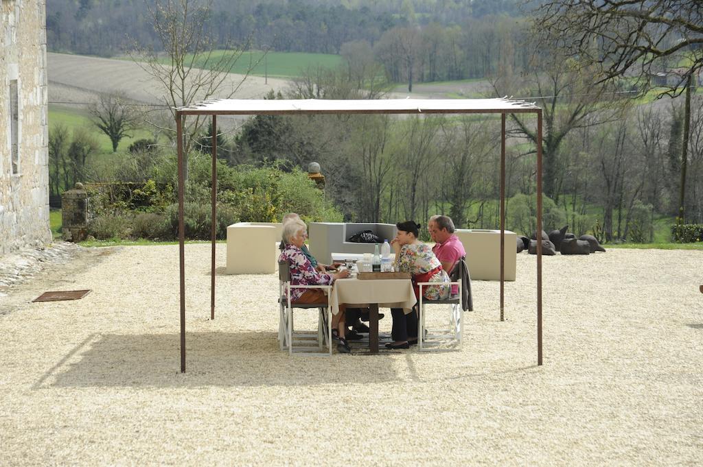 Chateau De Lerse Acomodação com café da manhã Perignac  Exterior foto
