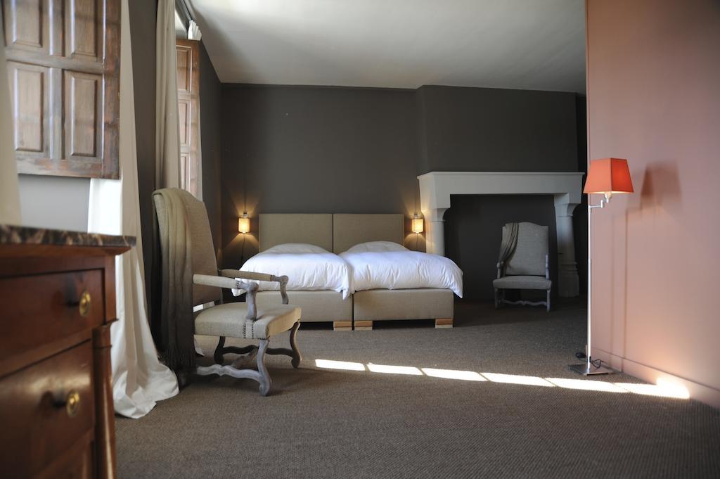 Chateau De Lerse Acomodação com café da manhã Perignac  Quarto foto
